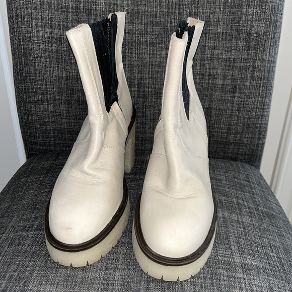 NWOB Free People James Leather Chelsea Ankle Boot Size 38.5 - Picture 3 of 6
